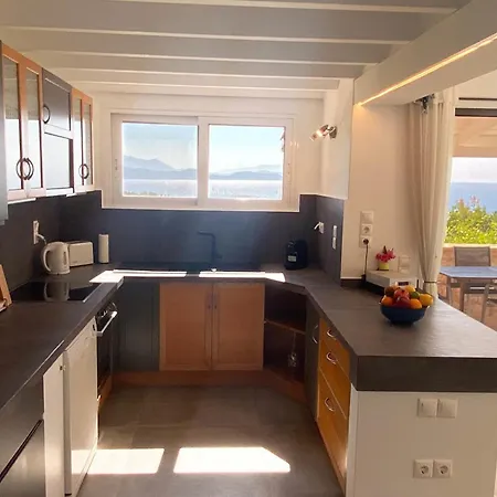 וילה Anatoli - Luxury Seafront With Private Infinity Pool סיבוטה