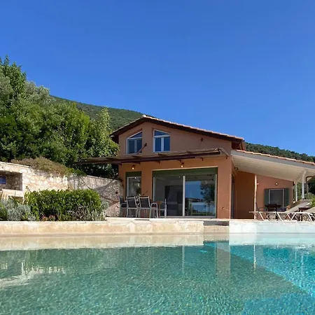 Anatoli - Luxury Seafront With Private Infinity Pool וילה