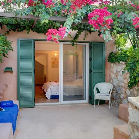 Anatoli Villa *