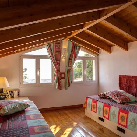 Anatoli Villa *