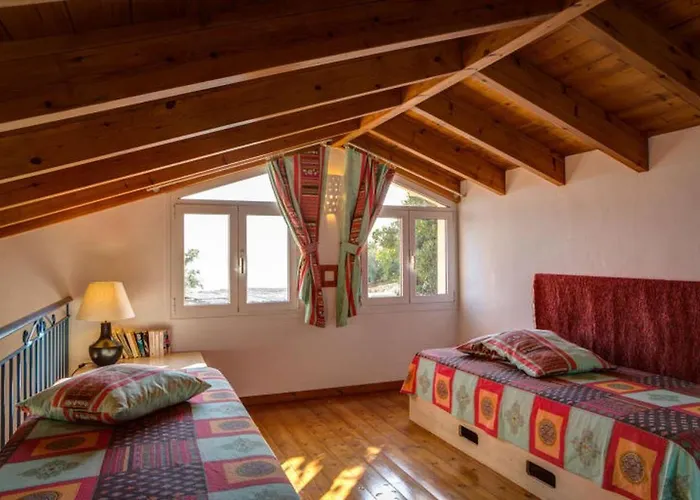 Anatoli Villa *